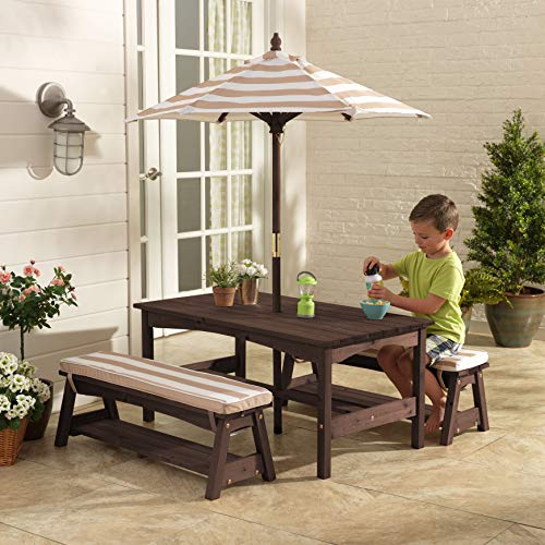 KidKraft Table et Bancs de Jardin pour Enfant avec Coussins et Parasol, Salon de Jardin extérieur en Bois pour Enfants, Rayé écru et Blanc, 00500 :Jardin
